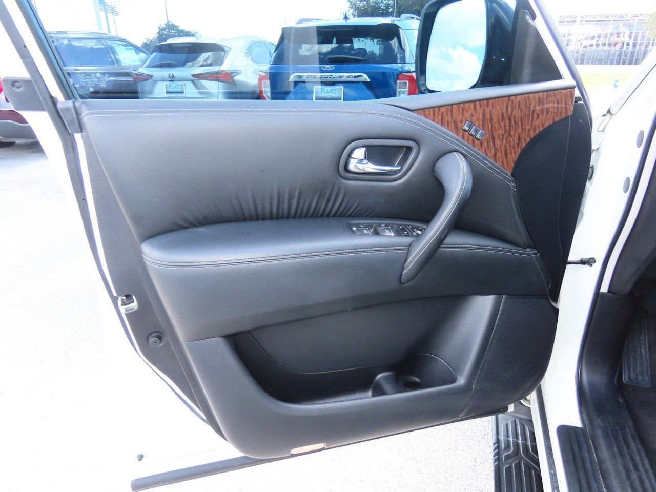 2019 Nissan Armada SL photo 22