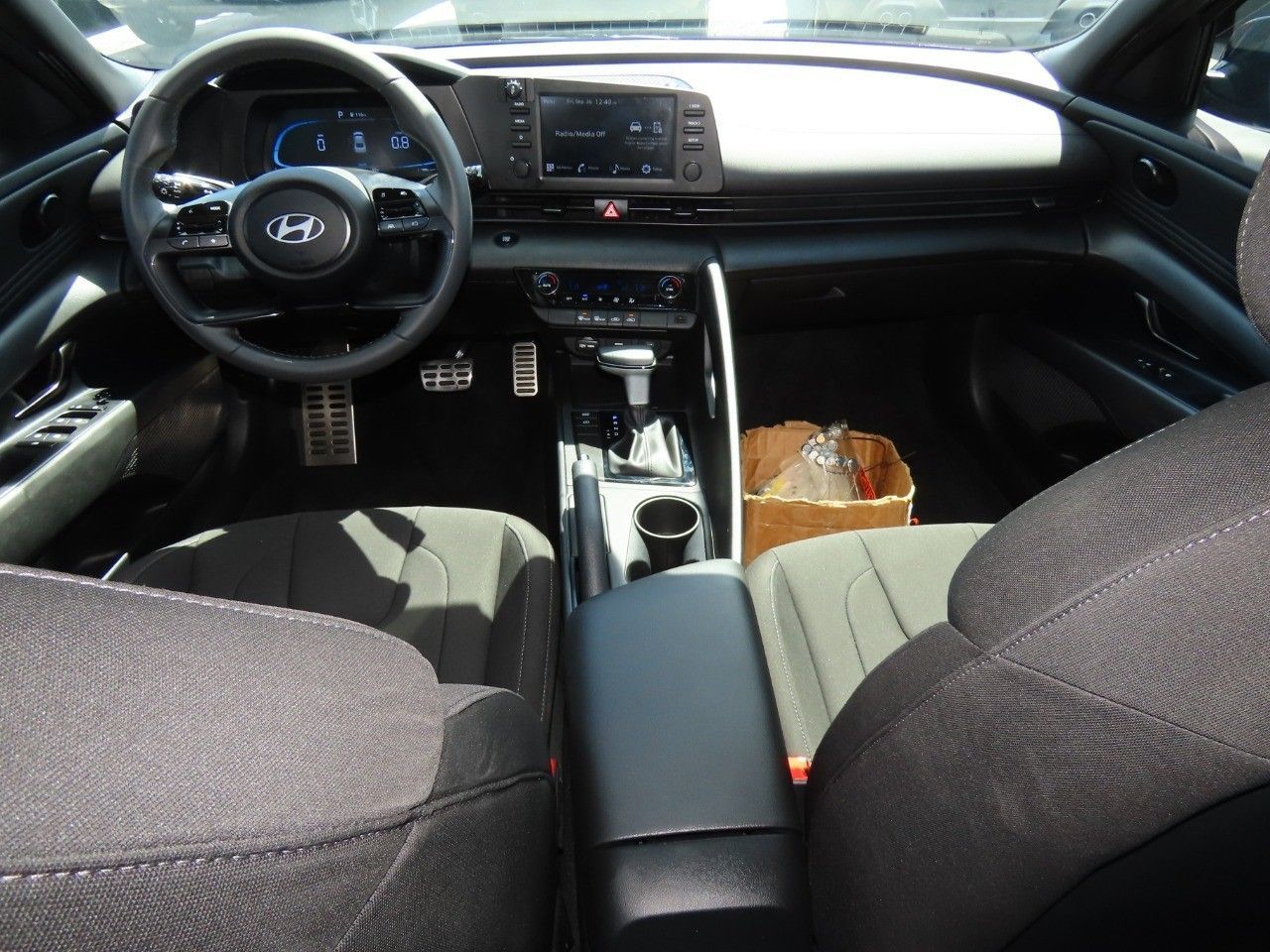 2025 Hyundai Elantra SEL photo 20