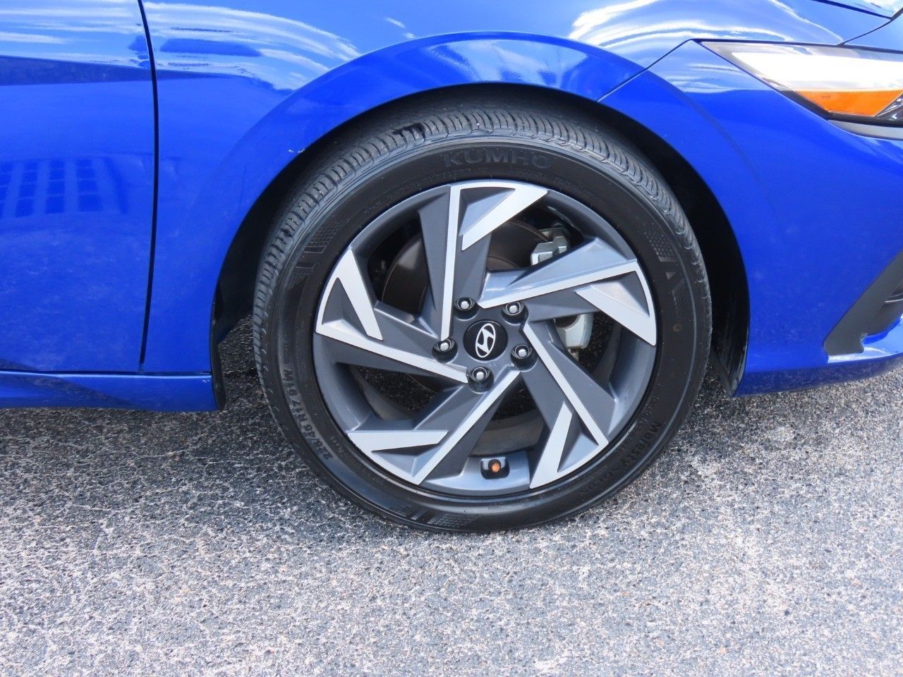 2025 Hyundai Elantra SEL photo 7