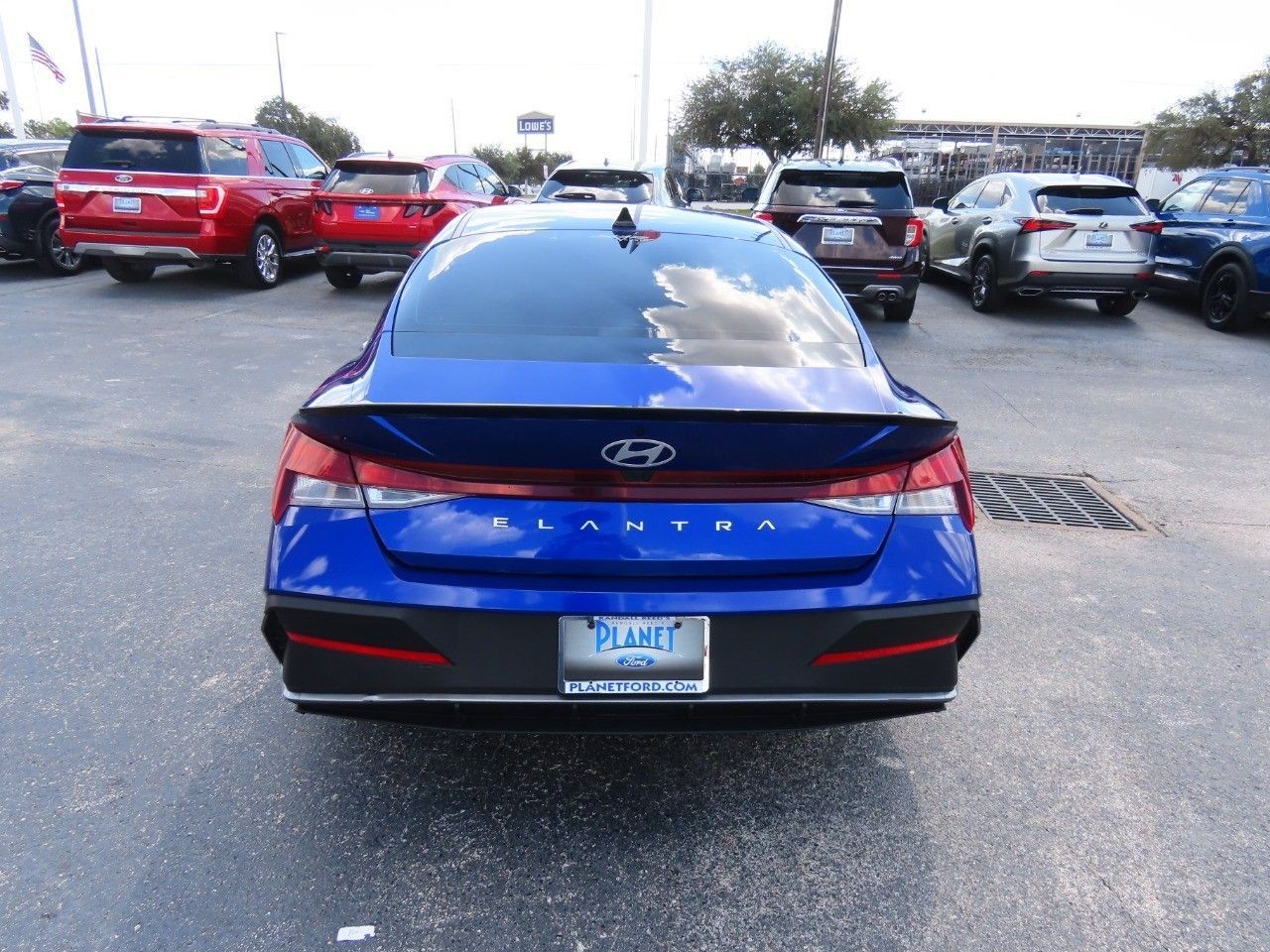 2025 Hyundai Elantra SEL photo 11