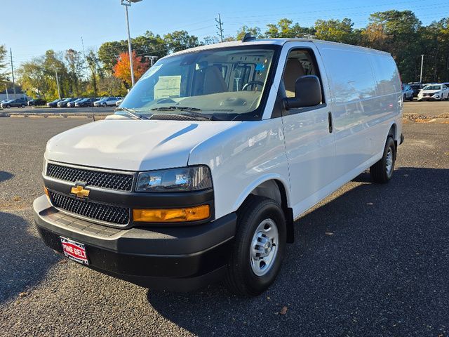 New 2025 Chevrolet Express Passenger