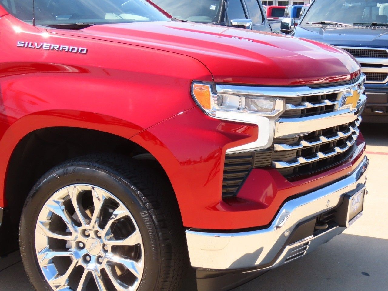 2023 Chevrolet Silverado 1500 LTZ photo 4