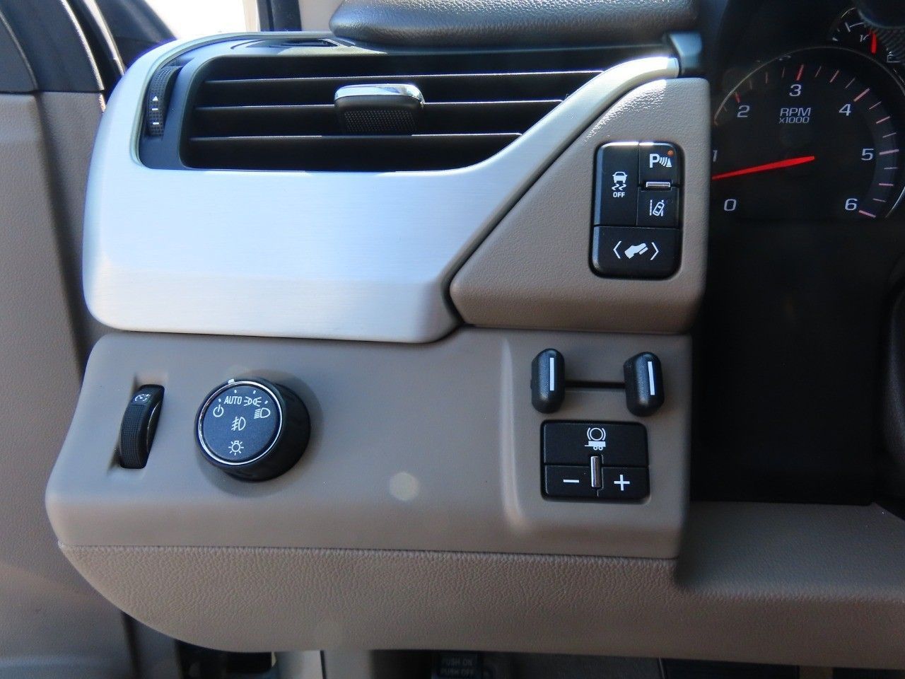 2015 Gmc Yukon XL SLT photo 27