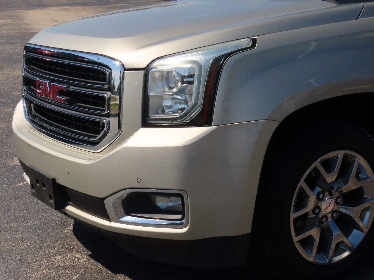 2015 Gmc Yukon XL SLT photo 2