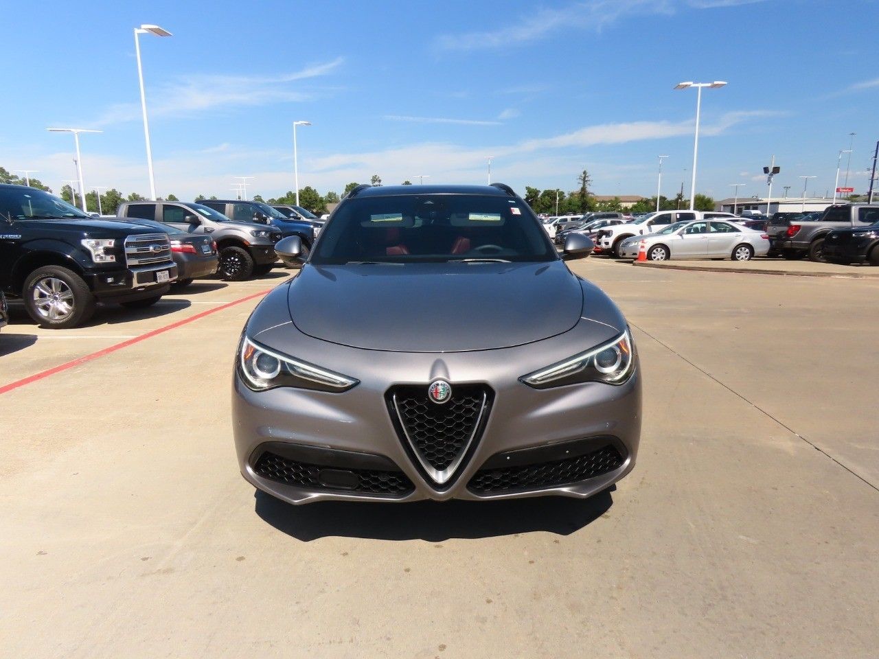 2018 Alfa Romeo Stelvio Ti Sport photo 3