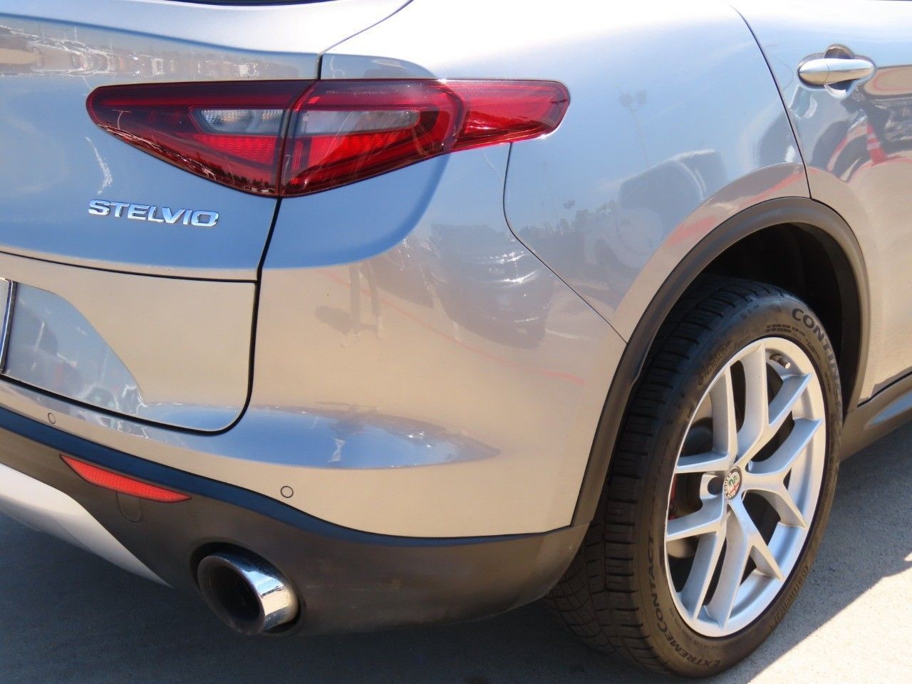 2018 Alfa Romeo Stelvio Ti Sport photo 9
