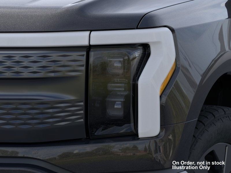 2025 Ford F-150 Lightning photo 8