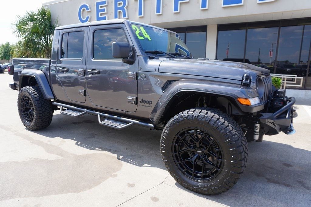 Used 2024 Jeep Gladiator
