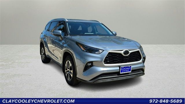 Used 2022 Toyota Highlander
