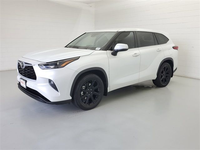 Used 2023 Toyota Highlander