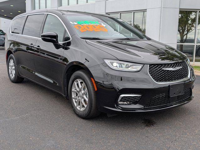 New 2026 Chrysler Pacifica