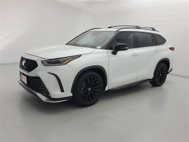 Used 2023 Toyota Highlander