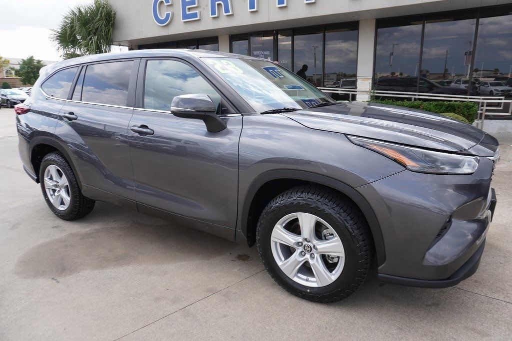 Used 2023 Toyota Highlander