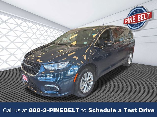 New 2025 Chrysler Pacifica