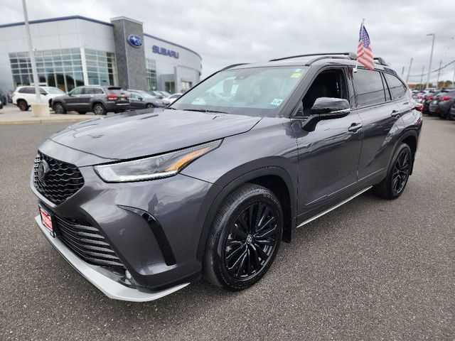 Used 2023 Toyota Highlander