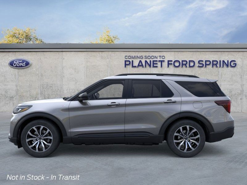 2026 Ford Explorer ST-Line photo 2