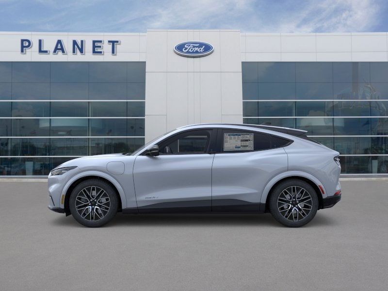 2025 Ford Mustang Mach-E Premium photo 3