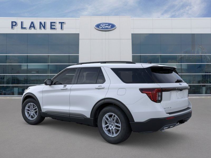 2026 Ford Explorer photo 2