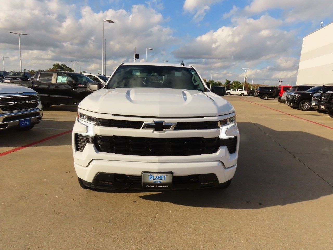 2023 Chevrolet Silverado 1500 RST photo 4