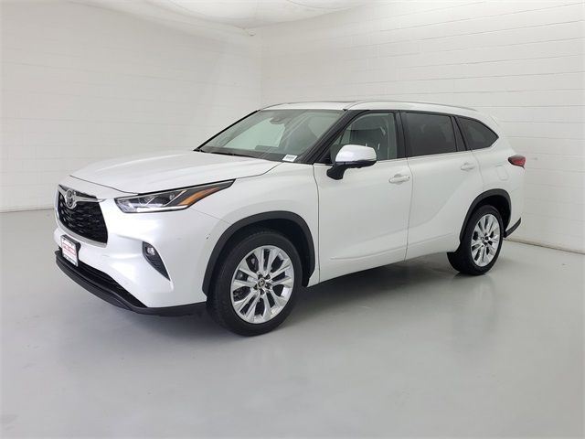 Used 2023 Toyota Highlander