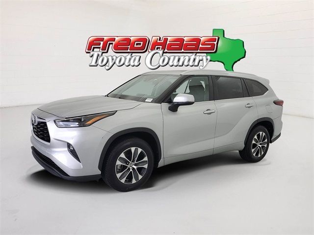 Used 2024 Toyota Highlander