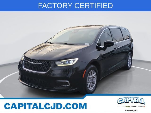 Used 2024 Chrysler Pacifica