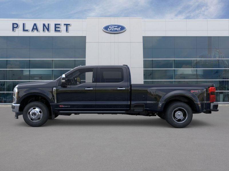 2025 Ford F-350 Lariat photo 3