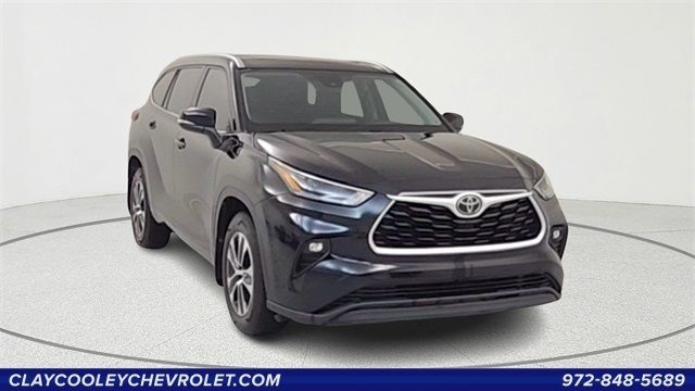 Used 2021 Toyota Highlander
