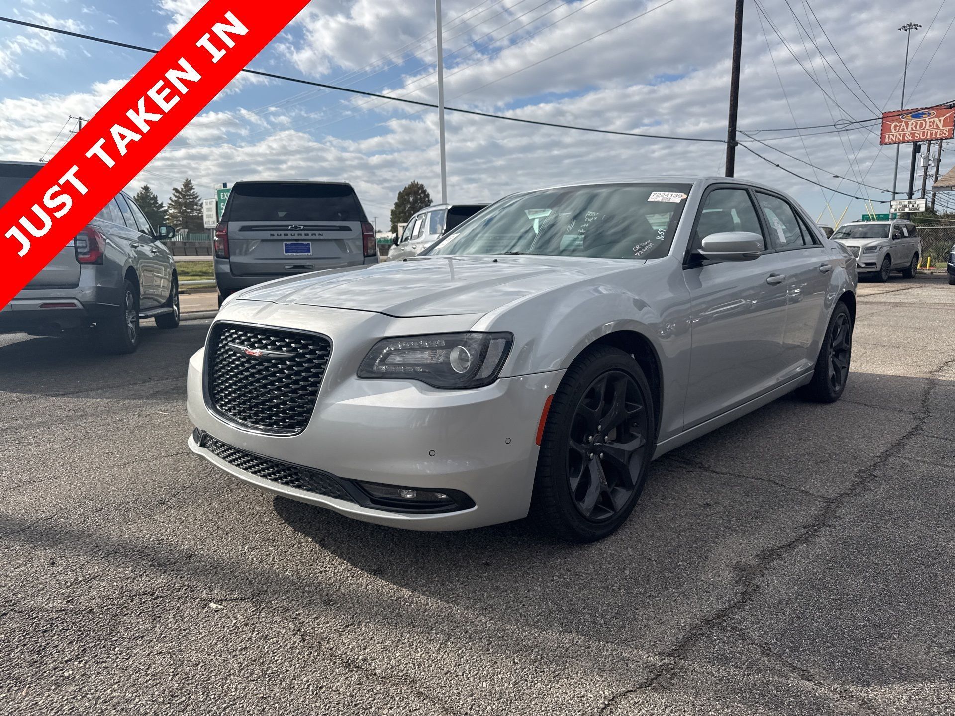 Used 2023 Chrysler 300