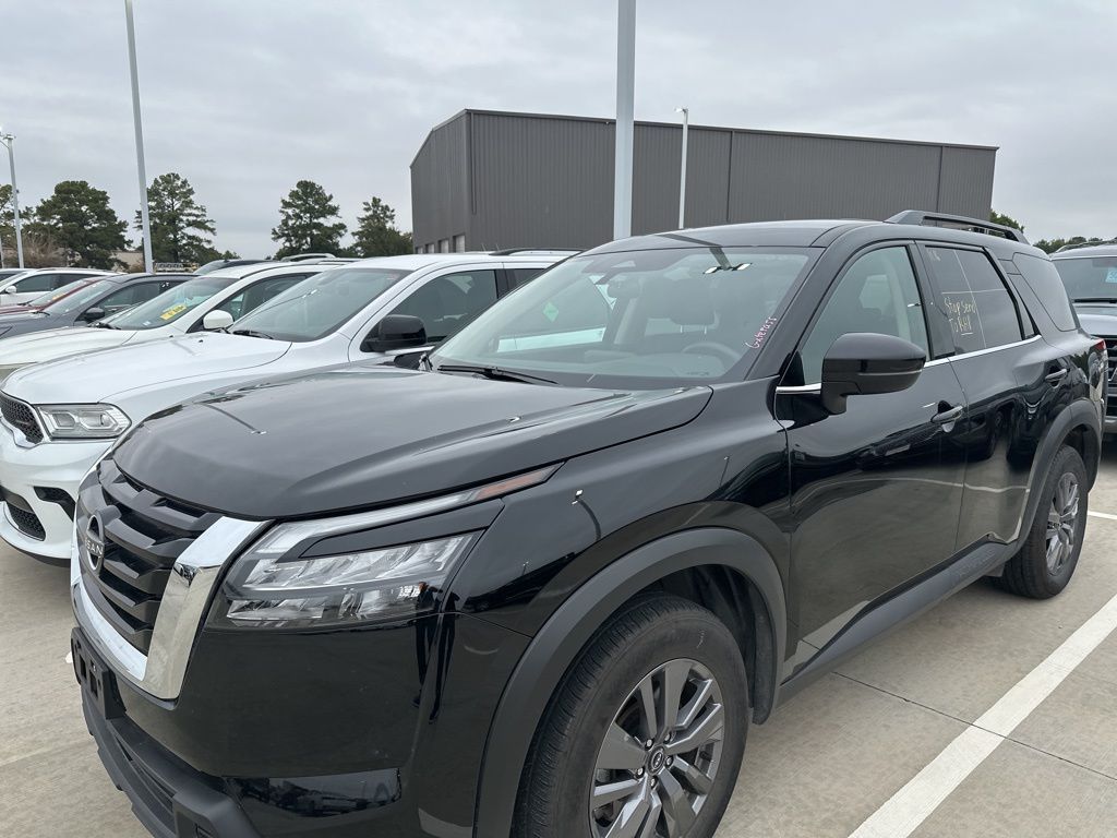 Used 2025 Nissan Pathfinder