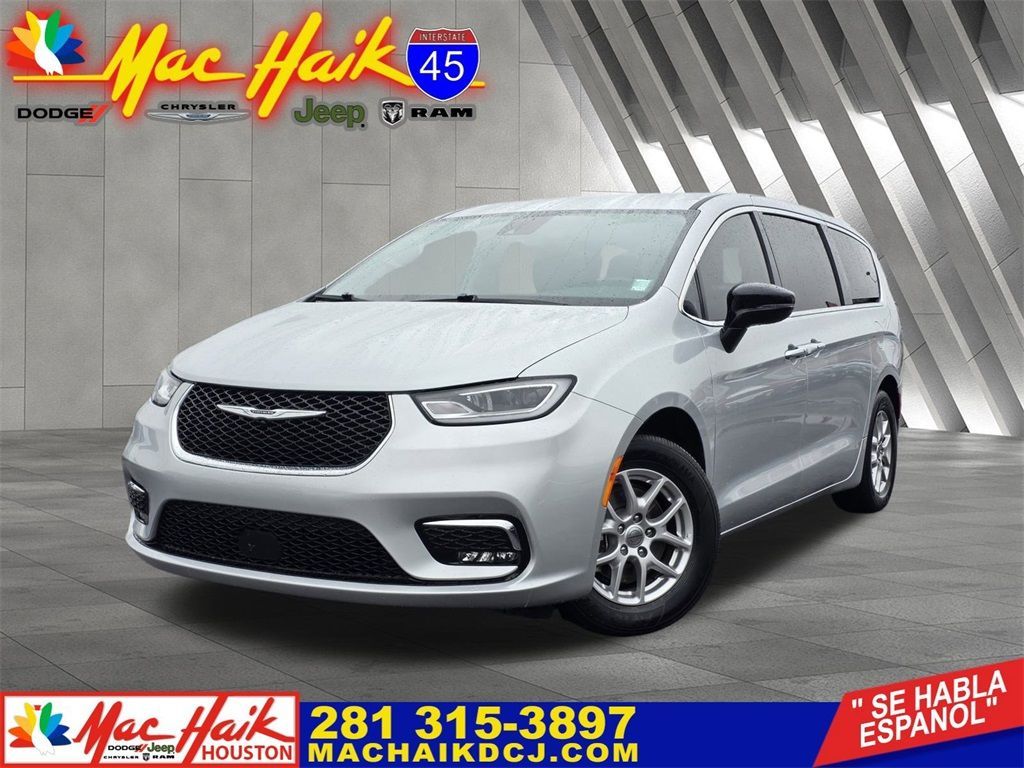 Used 2024 Chrysler Pacifica