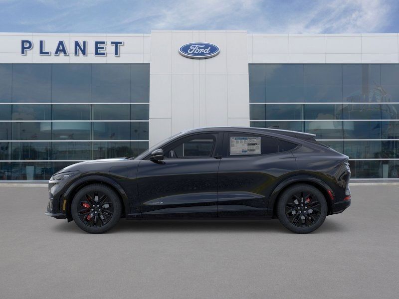 2025 Ford Mustang Mach-E Premium photo 3