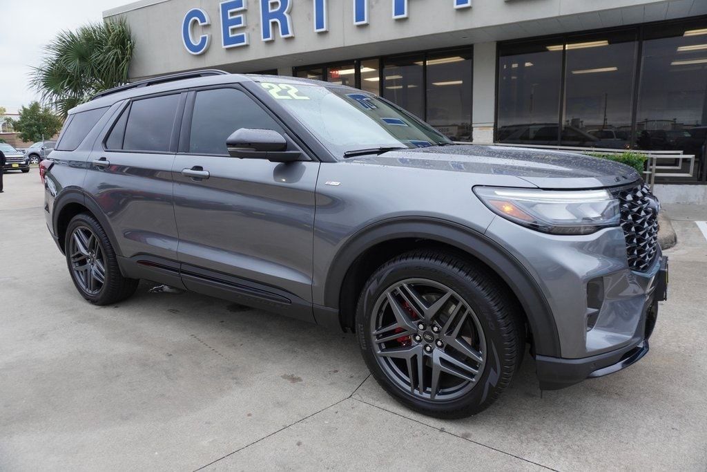 Used 2025 Ford Explorer