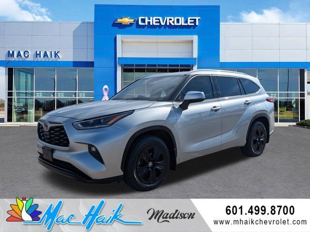 Used 2021 Toyota Highlander