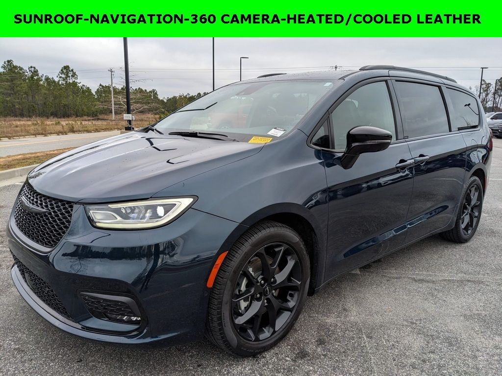 Used 2024 Chrysler Pacifica