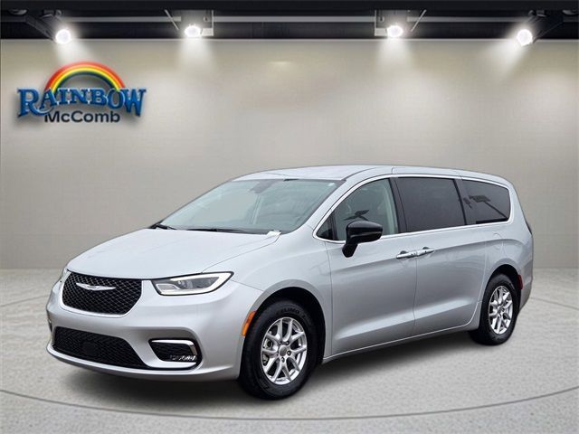 Used 2024 Chrysler Pacifica