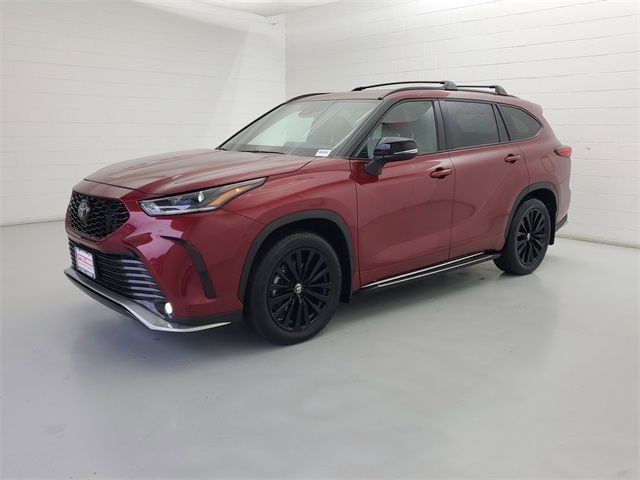 Used 2023 Toyota Highlander
