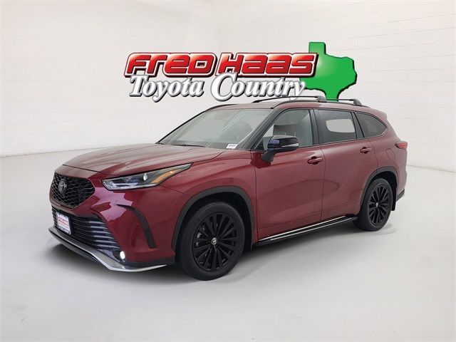 Used 2023 Toyota Highlander