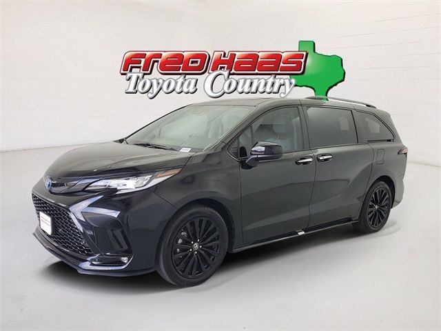 Used 2025 Toyota Sienna