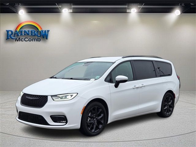 Used 2023 Chrysler Pacifica