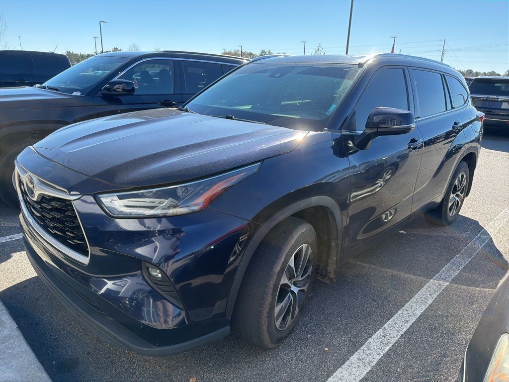 Used 2021 Toyota Highlander