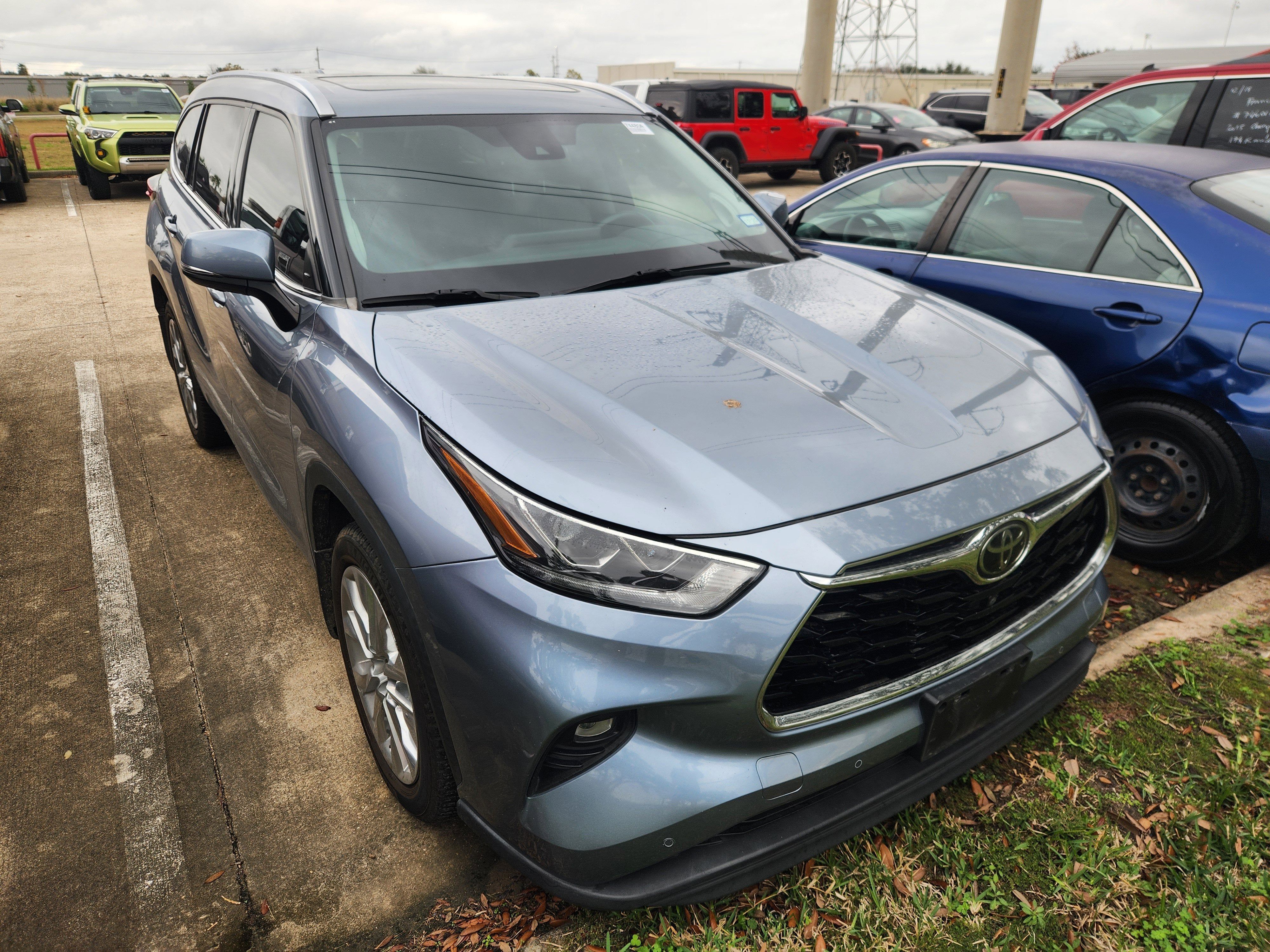 Used 2021 Toyota Highlander