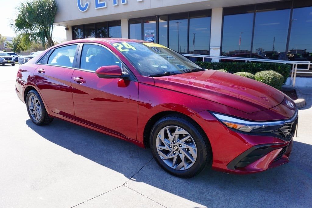 Used 2024 Hyundai Elantra