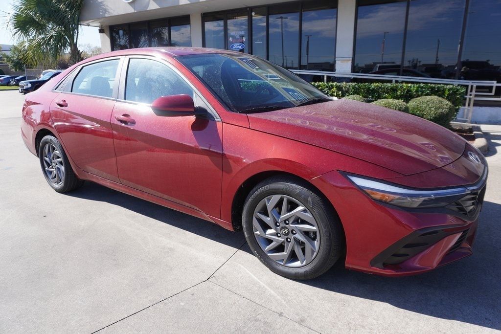 Used 2024 Hyundai Elantra