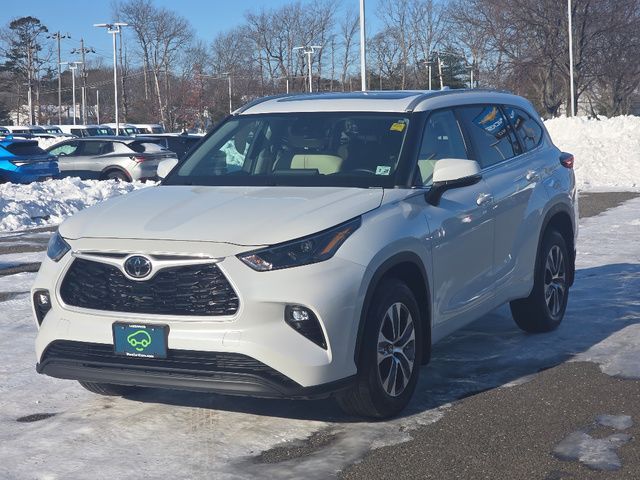 Used 2023 Toyota Highlander