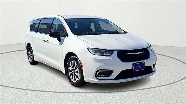 Used 2024 Chrysler Pacifica