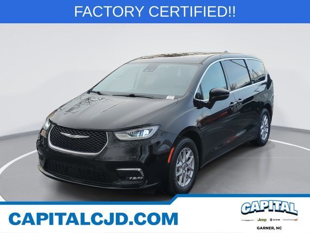 Used 2024 Chrysler Pacifica