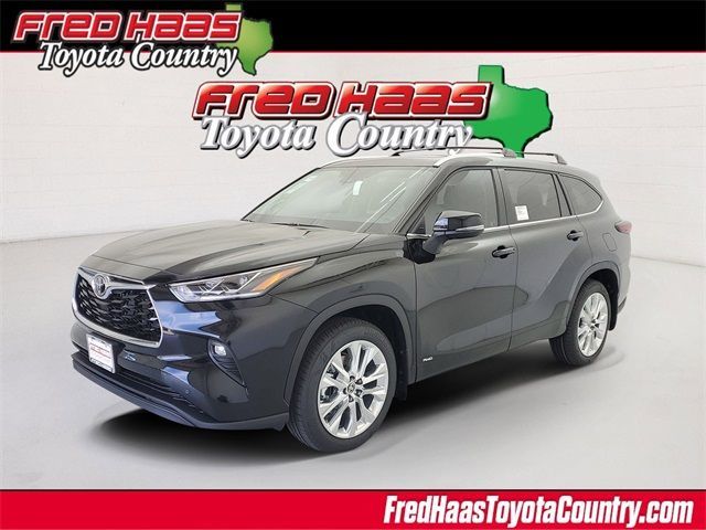 New 2026 Toyota Highlander Hybrid