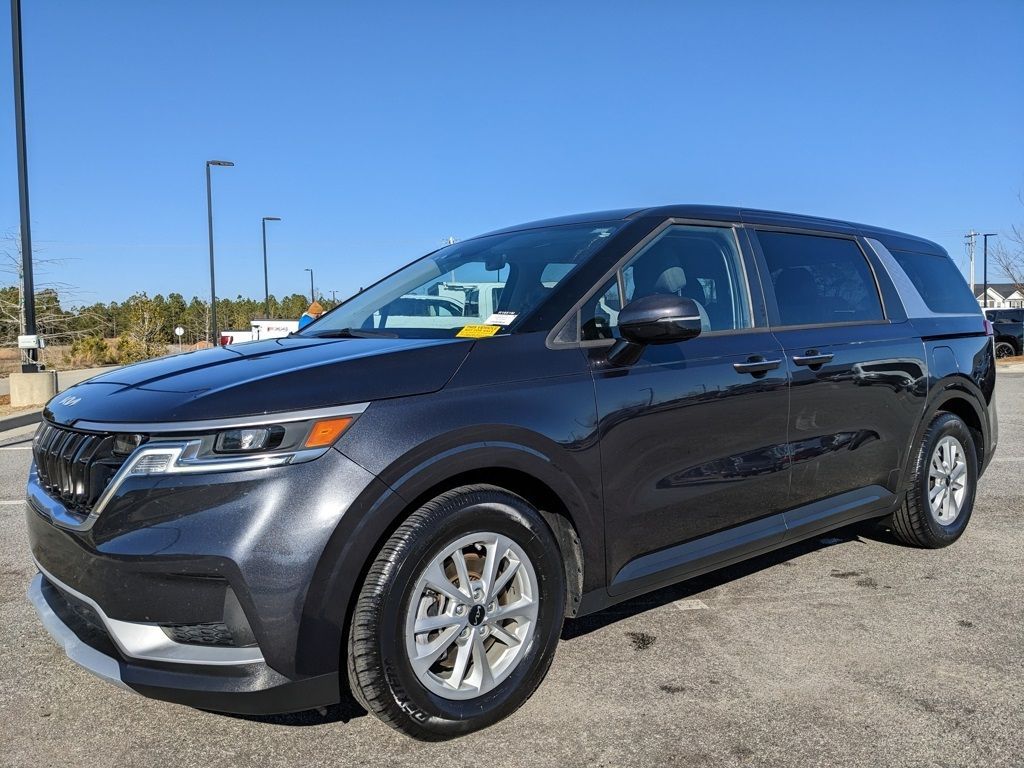 Used 2022 Kia Carnival