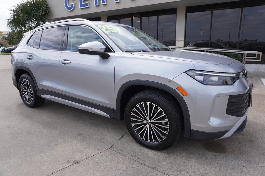 Used 2025 Volkswagen Tiguan